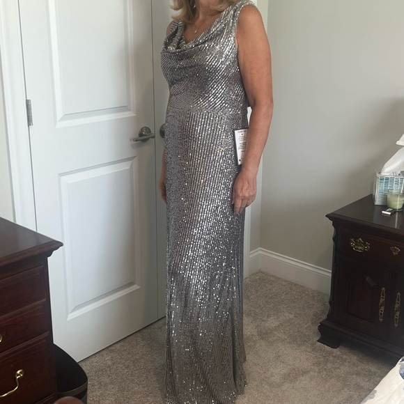 Evening Gown - Picture 2 of 8